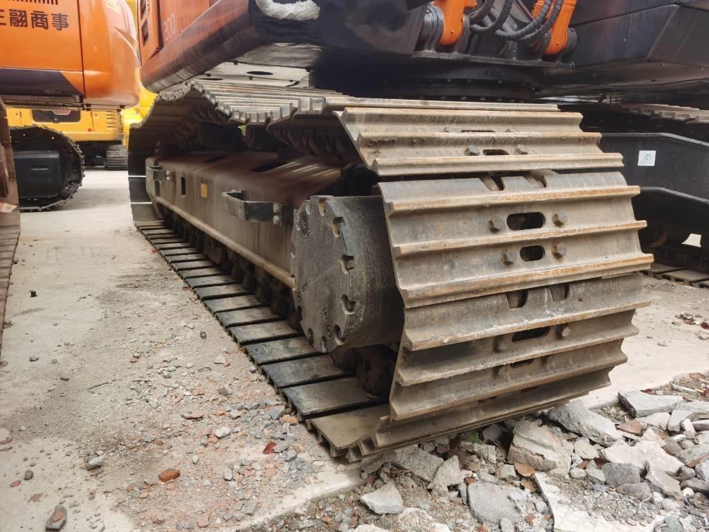 Hitachi zx200 Pásová rýpadla