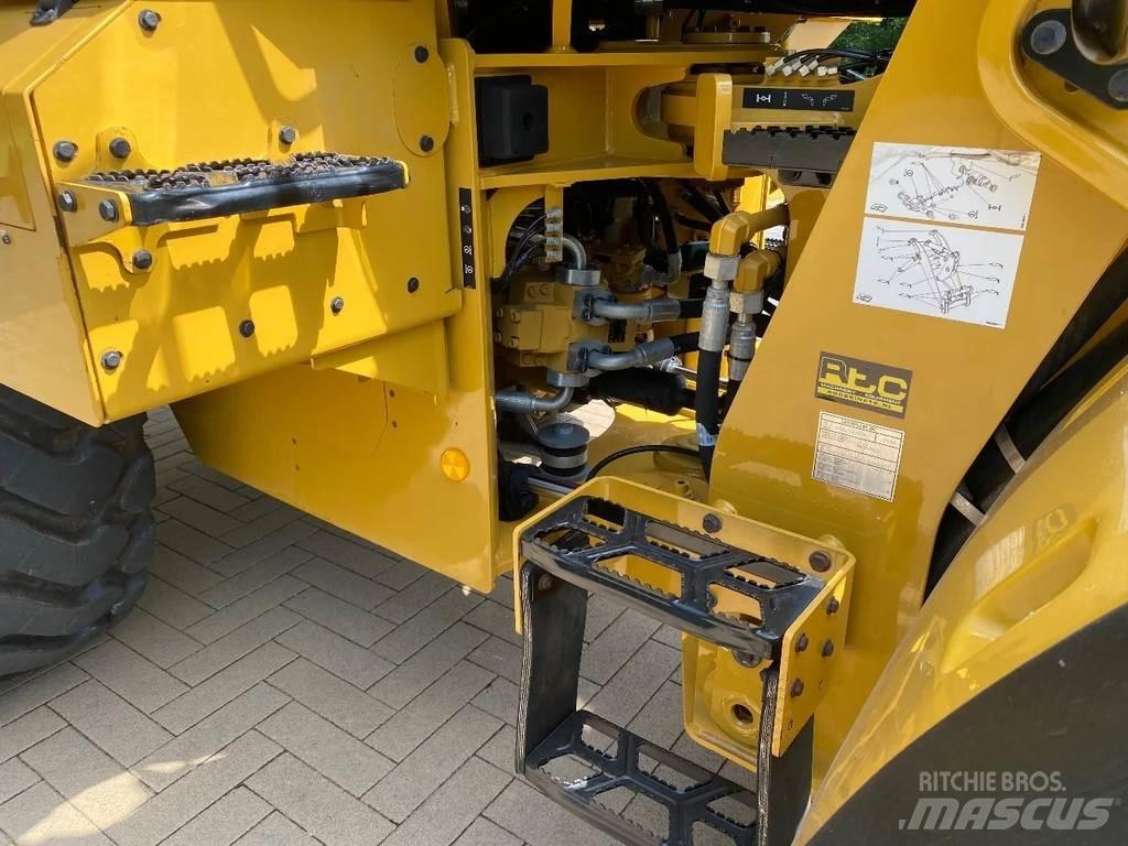 CAT 926M Kolové nakladače