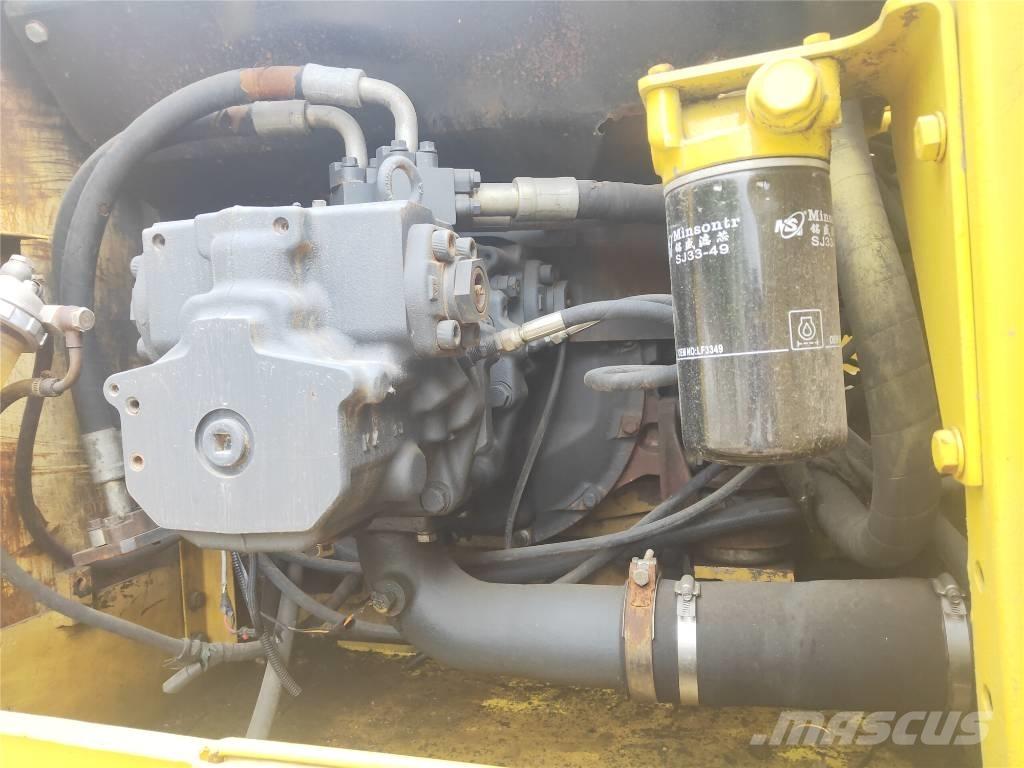 Komatsu PC220-7 Pásová rýpadla