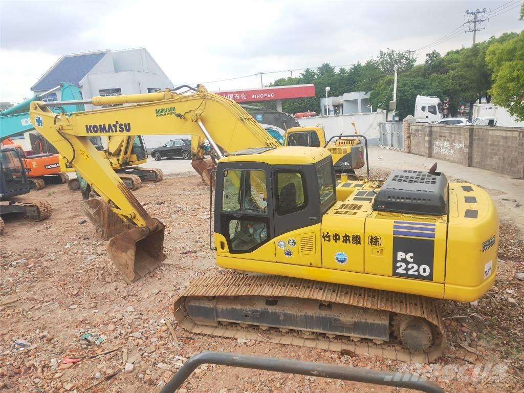 Komatsu PC220-7 Pásová rýpadla