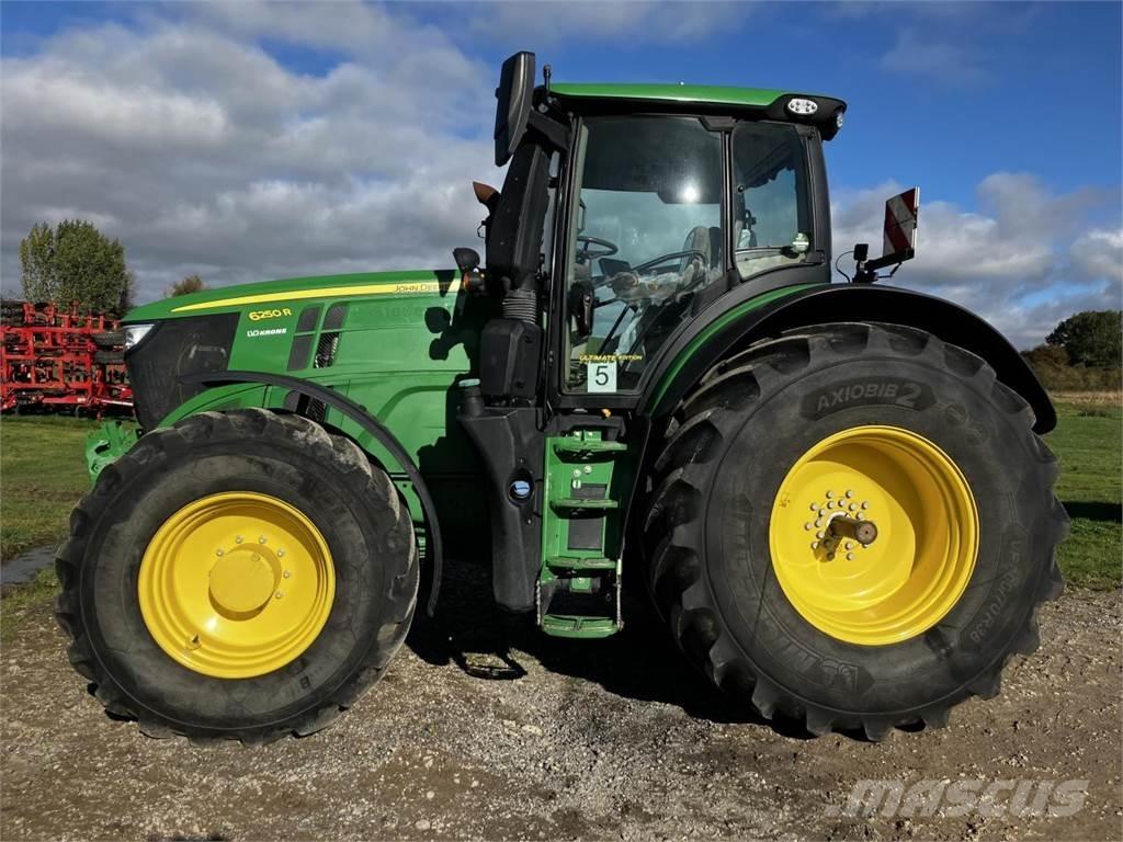John Deere 6250R Traktory