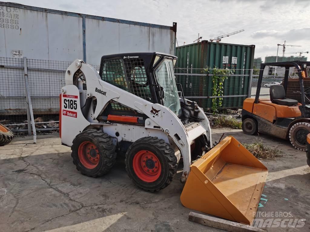 Bobcat S185 Smykem řízené nakladače