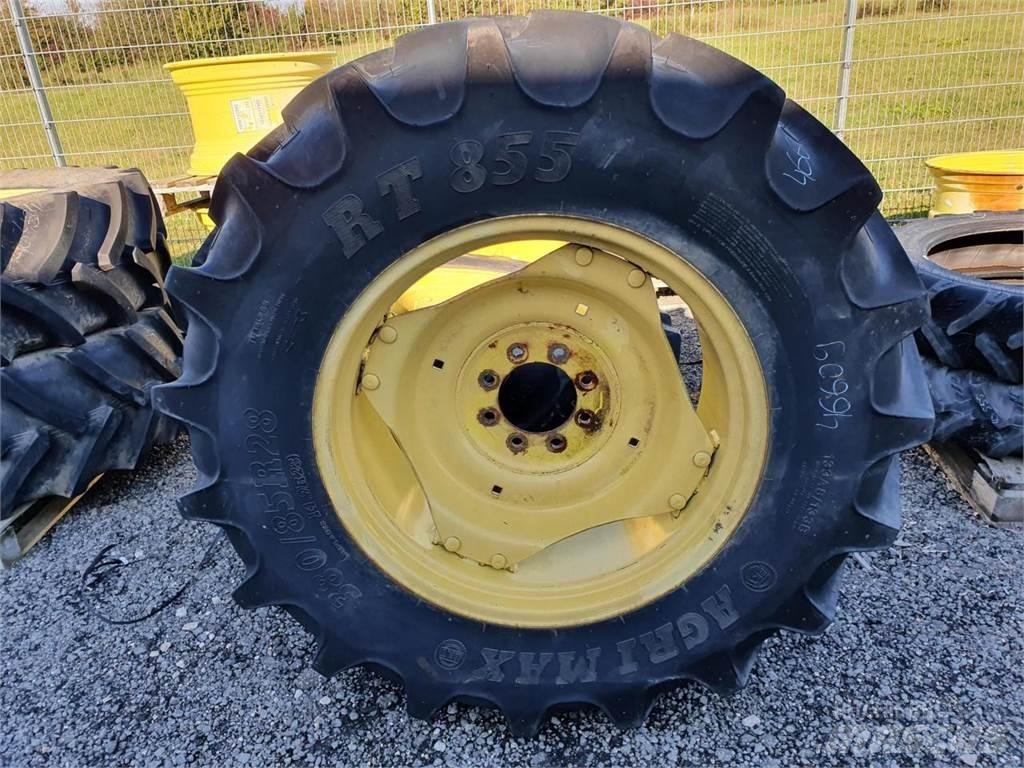 BKT 380/85R28 x2 Pneumatiky, kola a ráfky