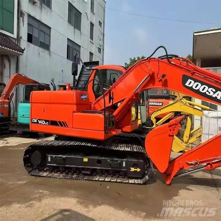 Doosan DX140LC Pásová rýpadla