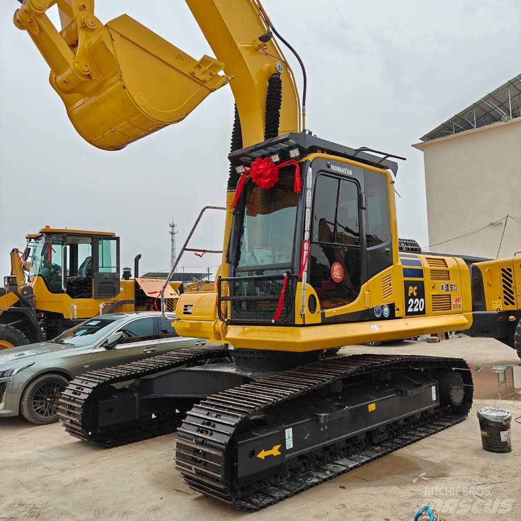 Komatsu 220-8MO Pásová rýpadla
