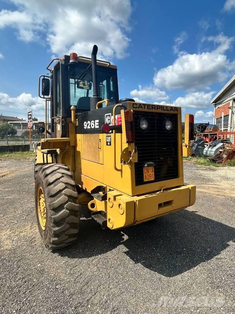 CAT 926 Kolové nakladače