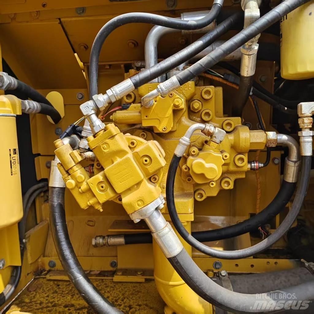 CAT 336 D Pásová rýpadla