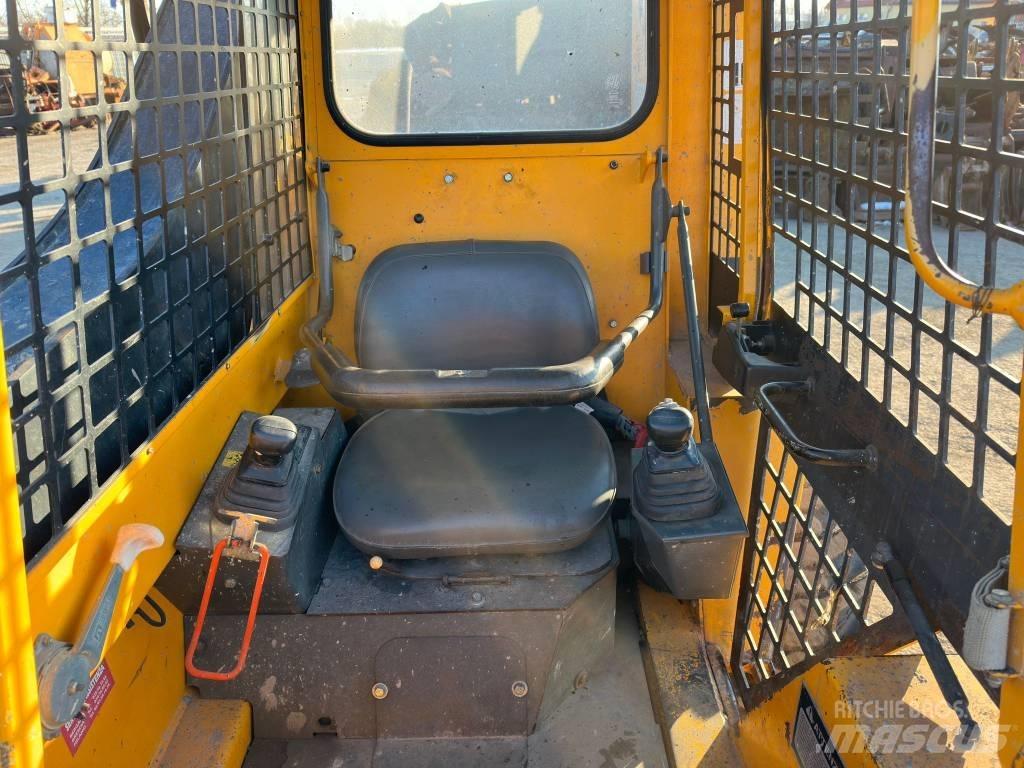 JCB 165 Smykem řízené nakladače