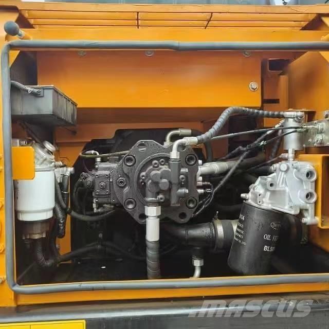 Sany SY215C Pásová rýpadla