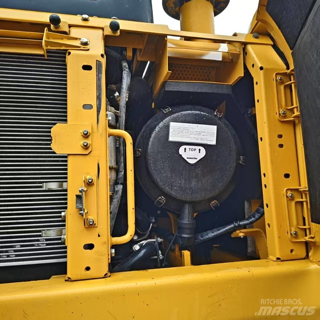 Komatsu PC400-8 Pásová rýpadla