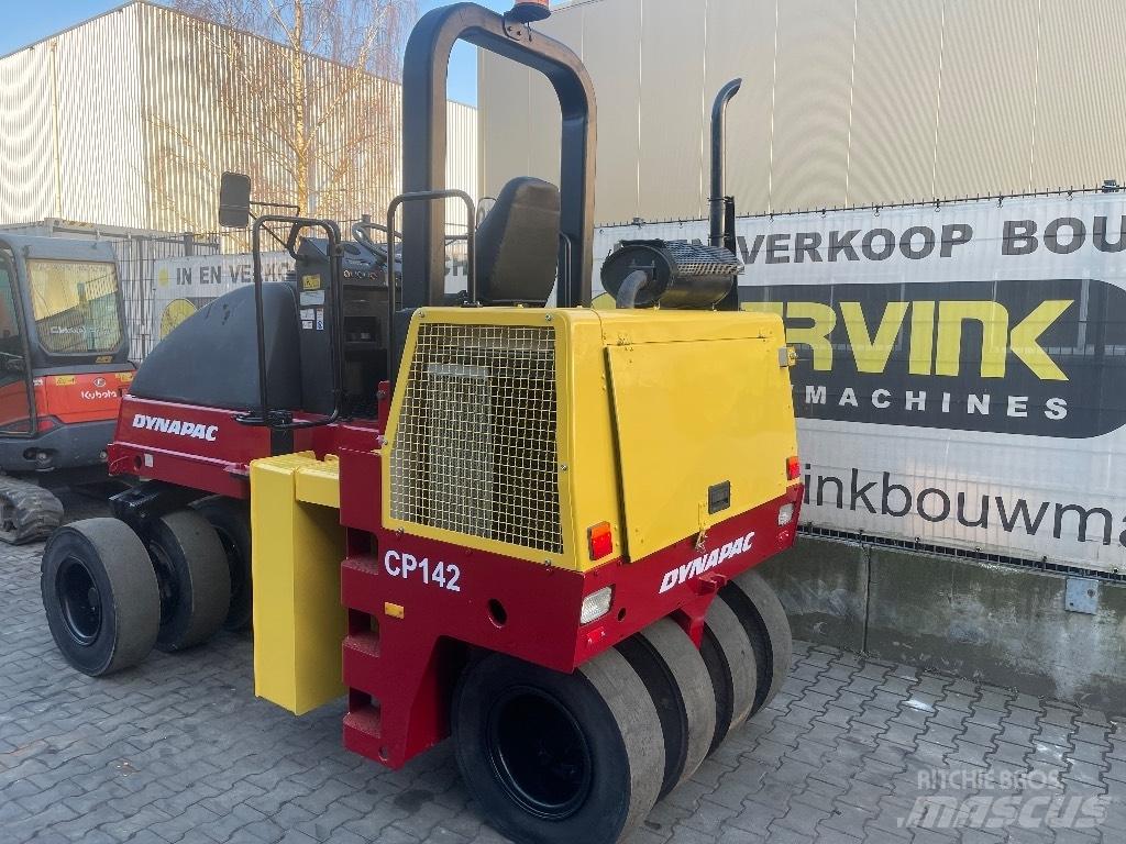 Dynapack CP 142 Pneumatikové válce