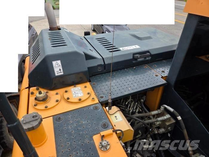 Hyundai HW 145 Kolová rýpadla