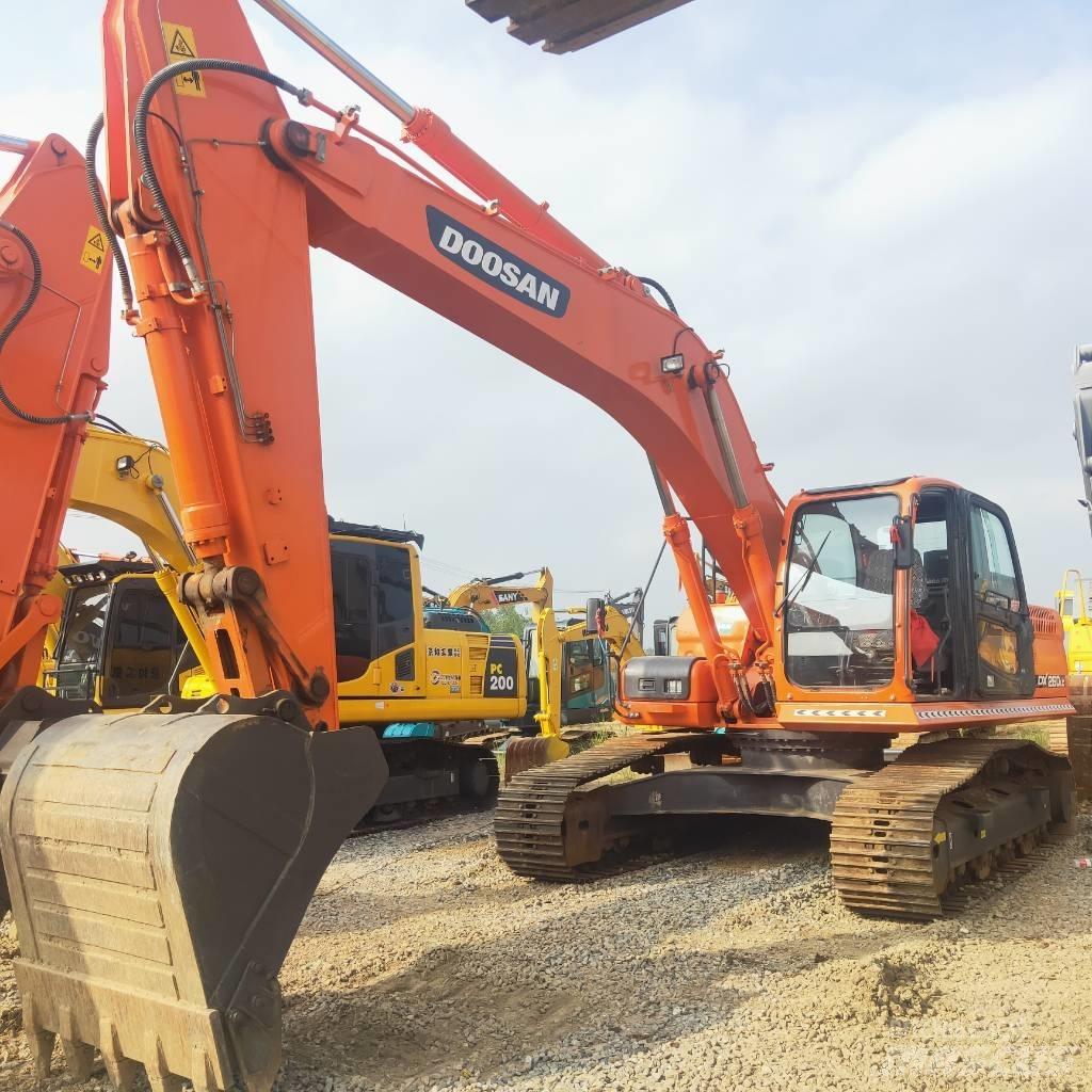 Doosan DX260LC Pásová rýpadla