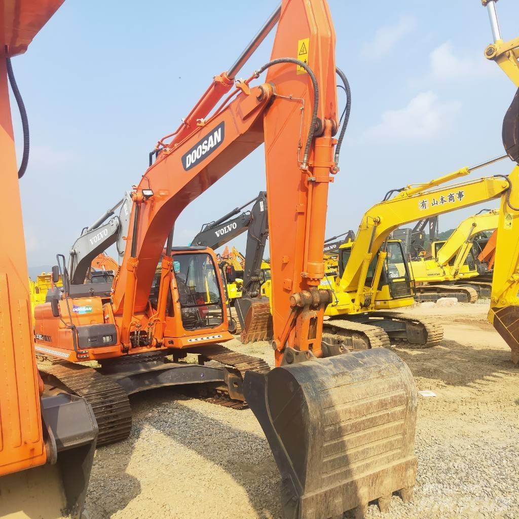 Doosan DX260LC Pásová rýpadla
