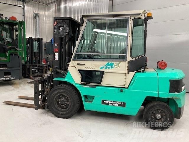 Mitsubishi FD40 Dieselové vozíky