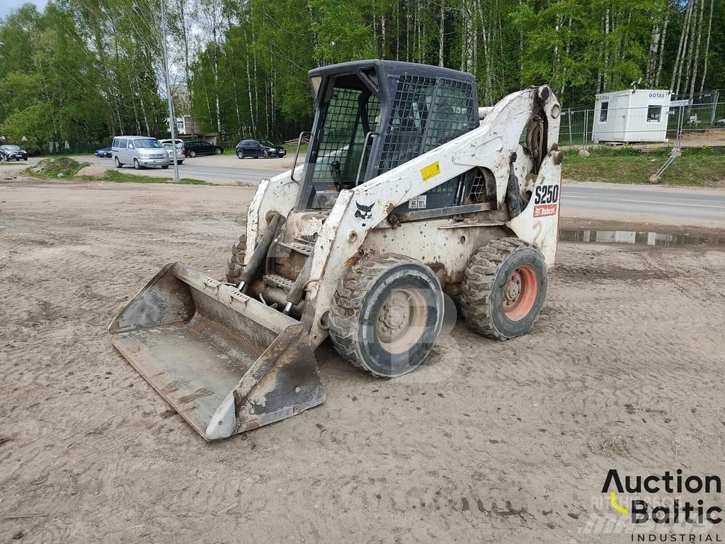Bobcat S 250 Smykem řízené nakladače