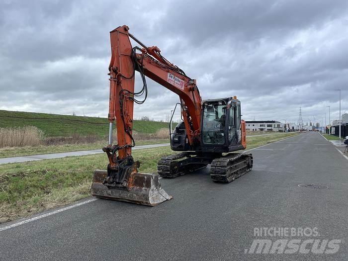 Hitachi ZX135US-5B Pásová rýpadla