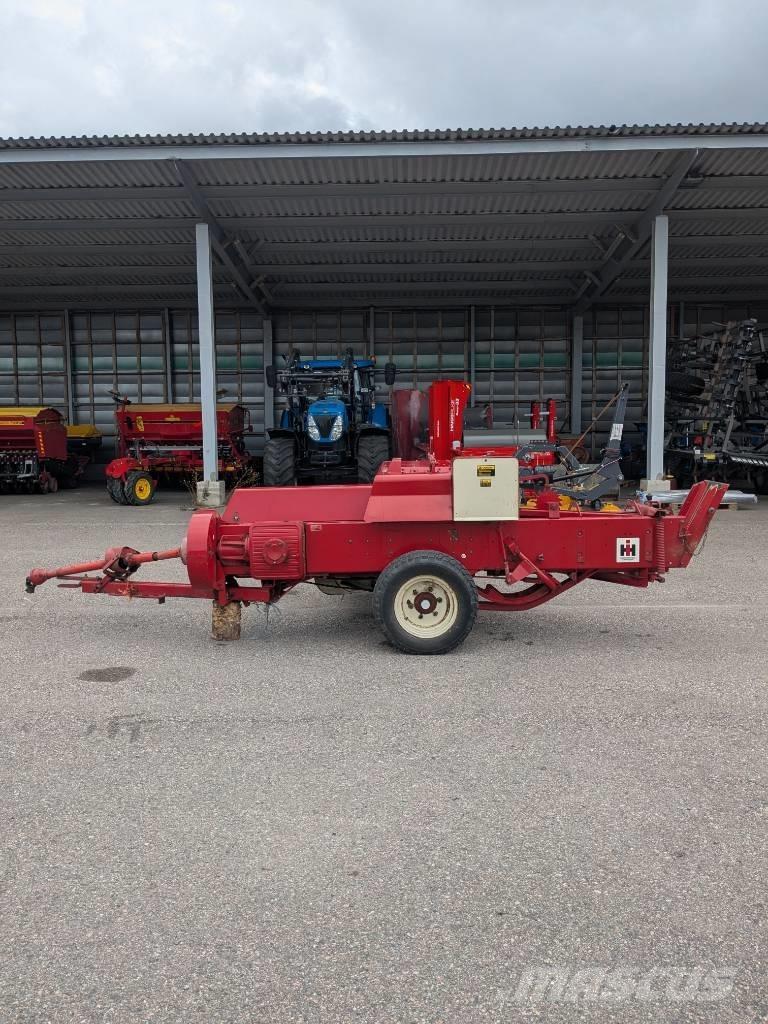International 430 T Lis na hranaté balíky