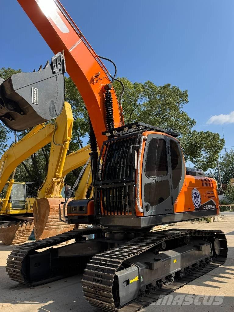 Doosan DX 225 LCA Pásová rýpadla