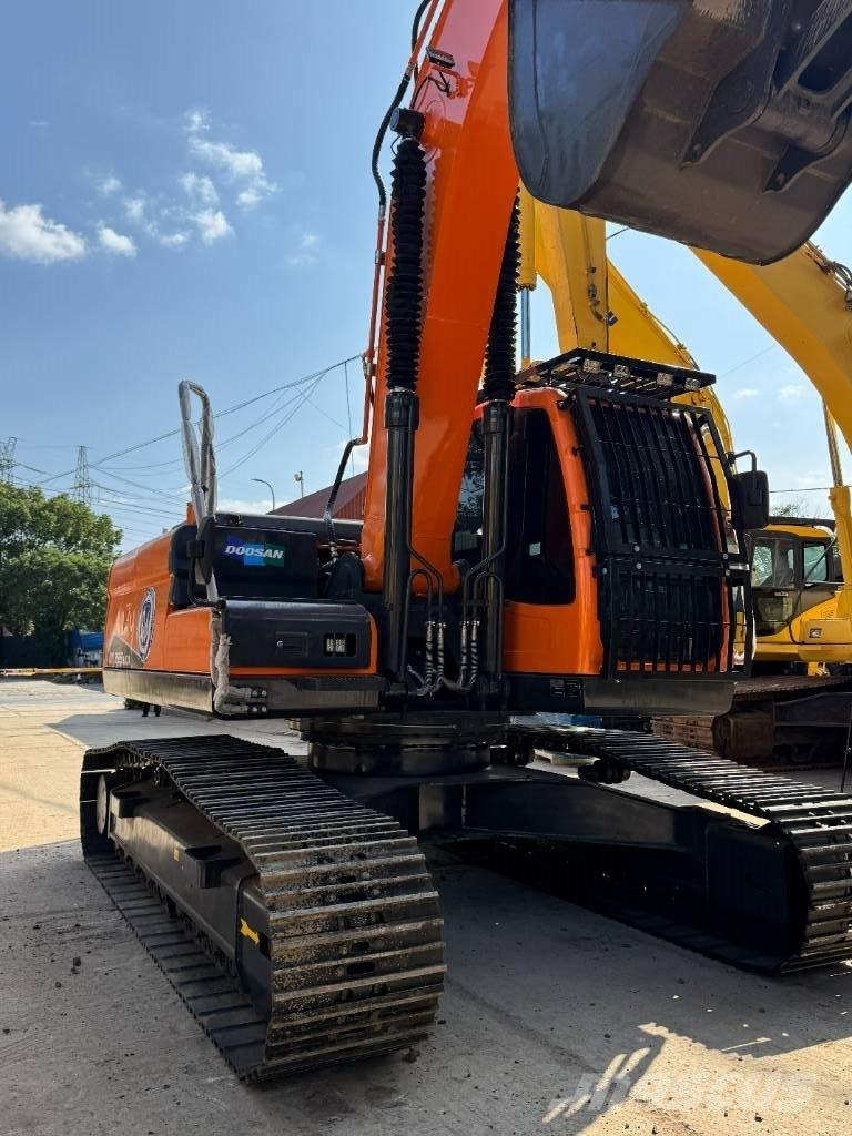 Doosan DX 225 LCA Pásová rýpadla