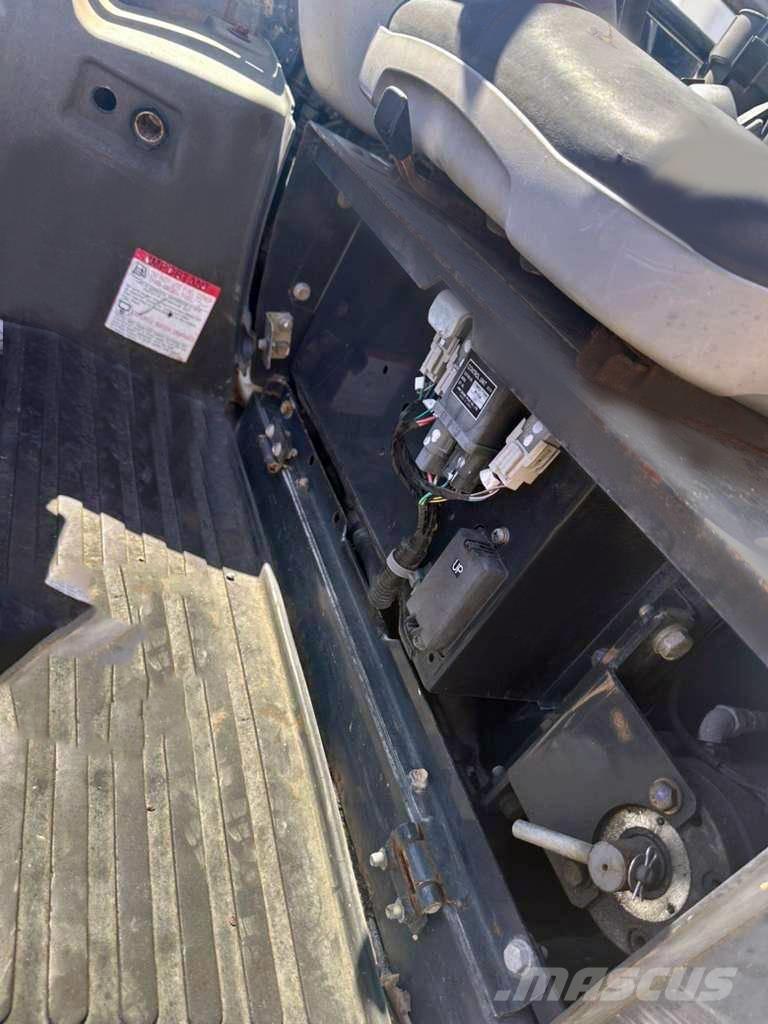 Hitachi ZX 27 U Mini rýpadla < 7t