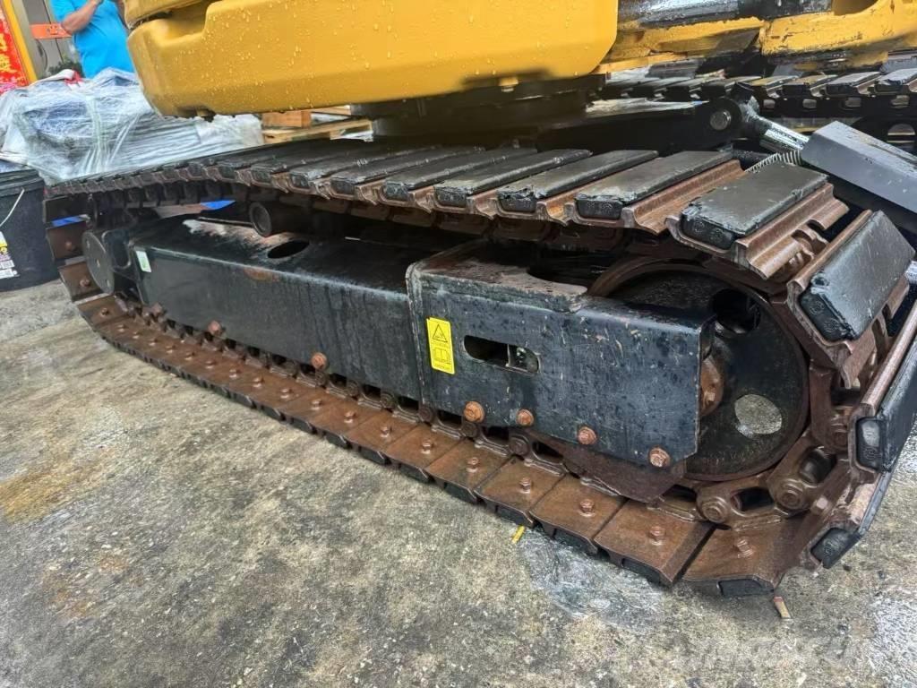 CAT 304 CR Mini rýpadla < 7t