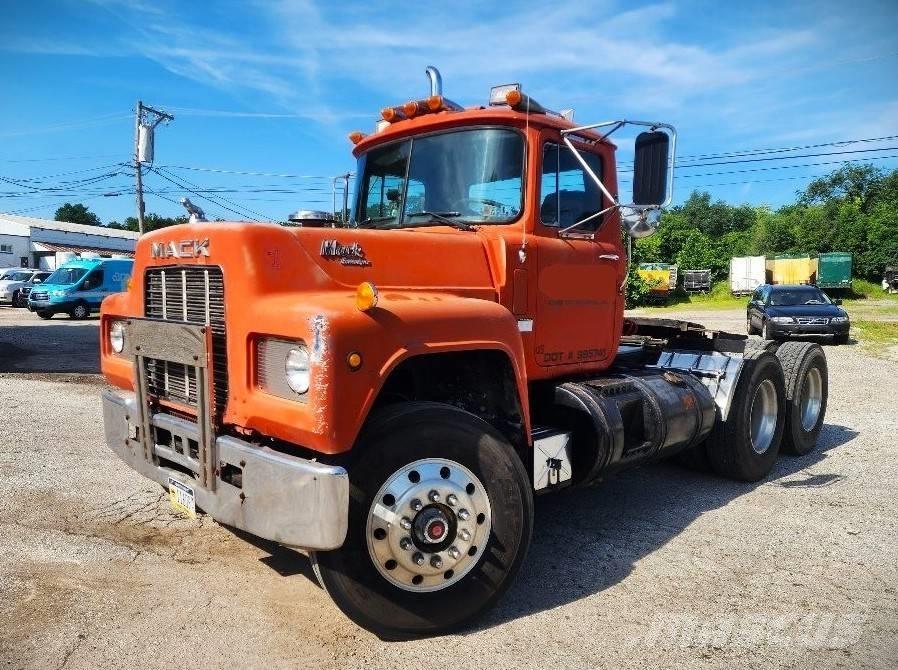 Mack R 688 ST Tahače