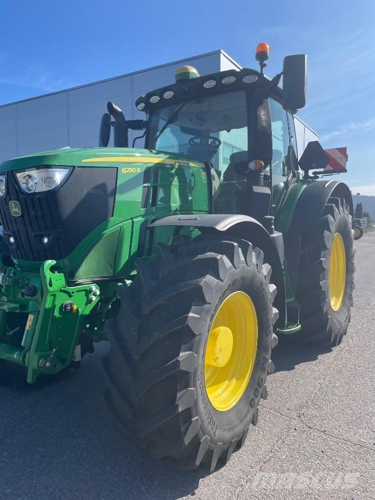 John Deere 6250 R Traktory
