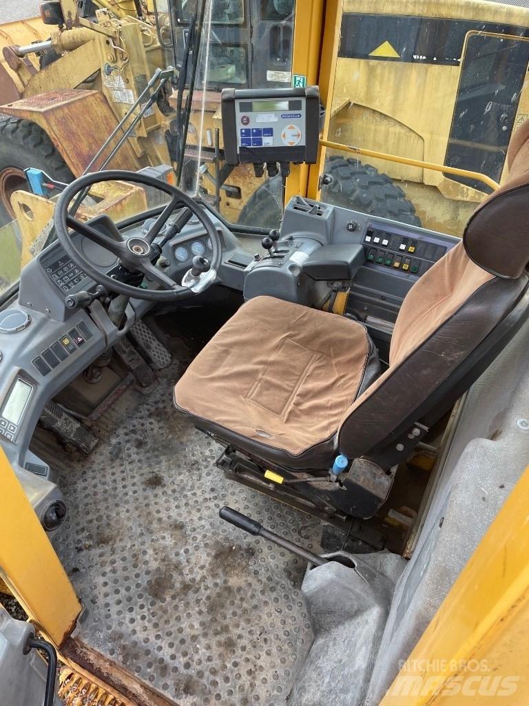 Volvo L90C Kolové nakladače