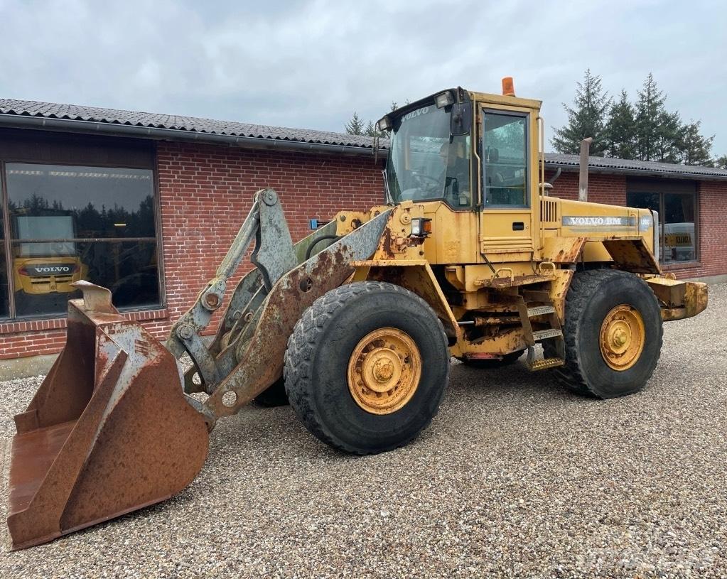 Volvo L90C Kolové nakladače