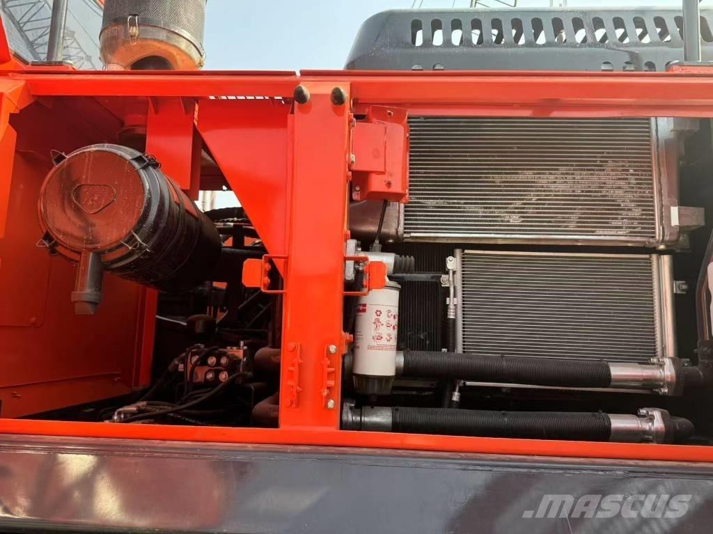 Doosan DX300 Pásová rýpadla