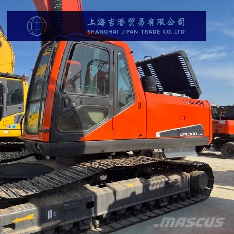 Doosan DX 300 Pásová rýpadla
