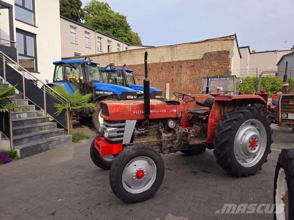 Massey Ferguson 158 Traktory