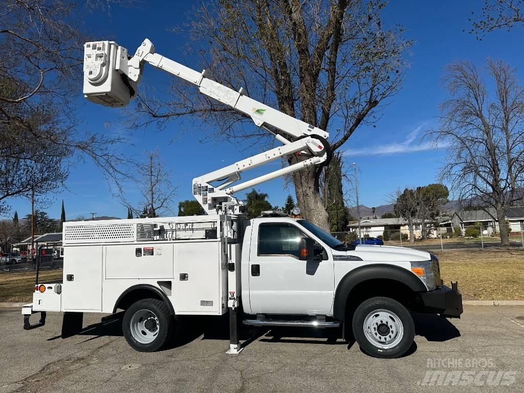 Ford F 550 Další