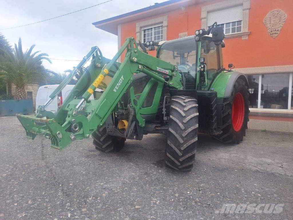 John Deere 6115 R Traktory