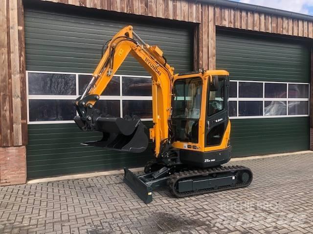 Hyundai R25Z-9AK Mini rýpadla < 7t