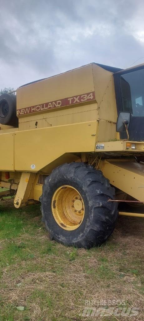 New Holland TX 34 Sklízecí mlátičky