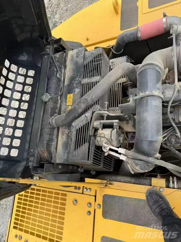 Komatsu PC 350 Pásová rýpadla