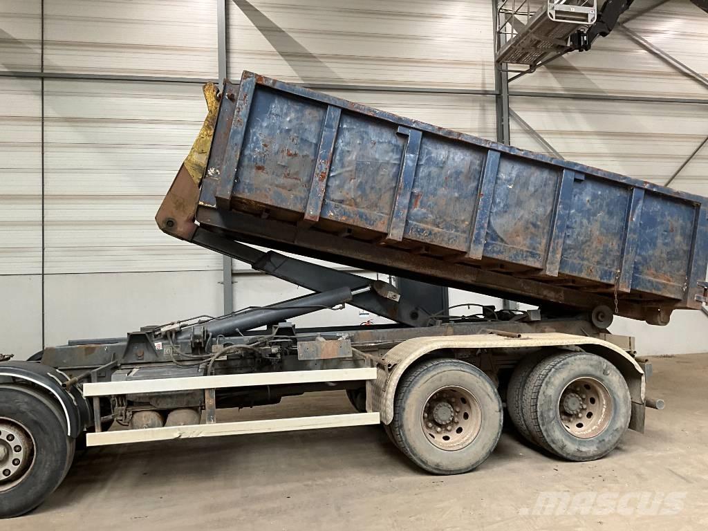 Volvo FH 16 520 8X4 Hákový nosič kontejnerů
