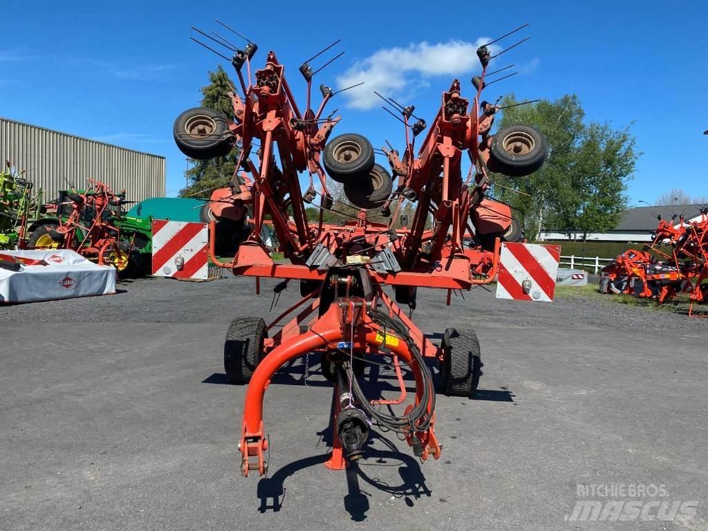 Kuhn GF8702T Obraceče a shrabovače sena
