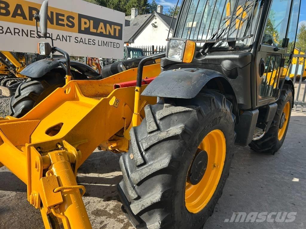 JCB 532-120 Teleskopické manipulátory