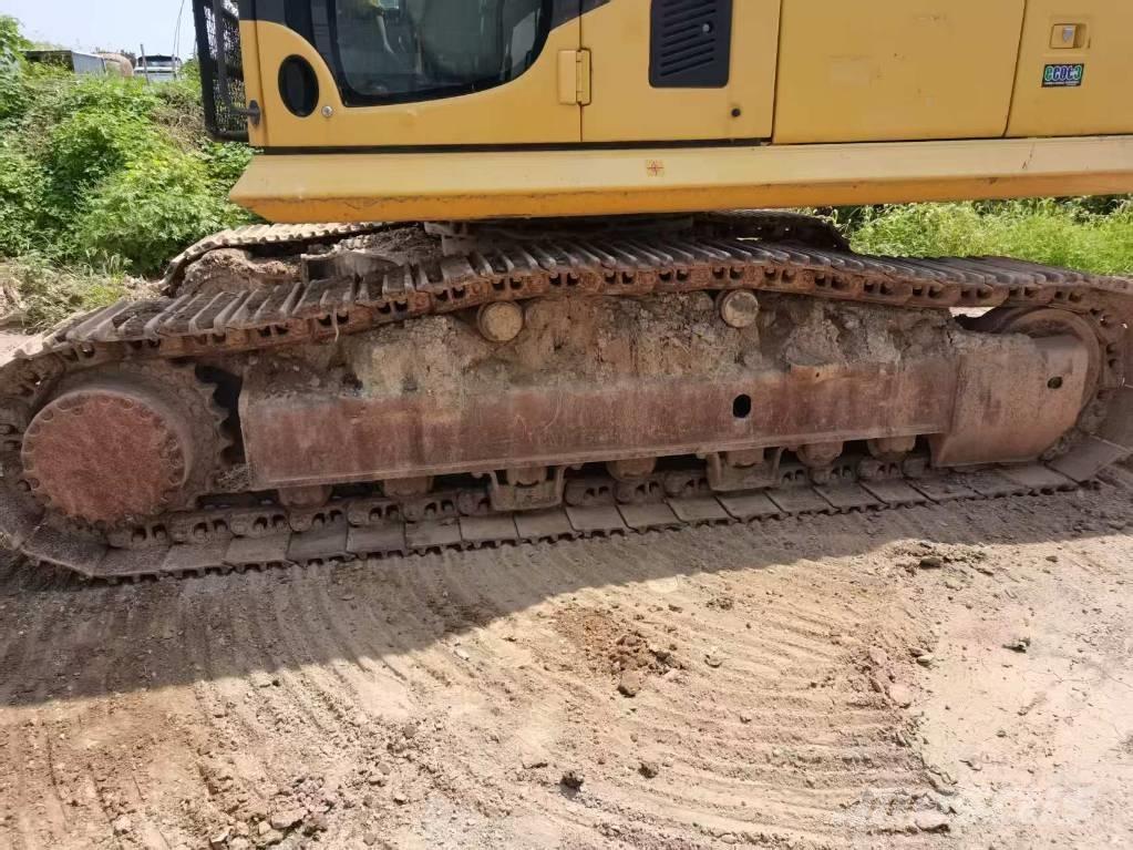 Komatsu PC 360 Pásová rýpadla