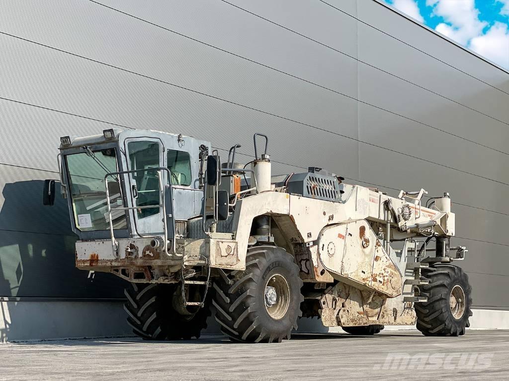 Wirtgen WR 2400 Recyklátory asfaltu