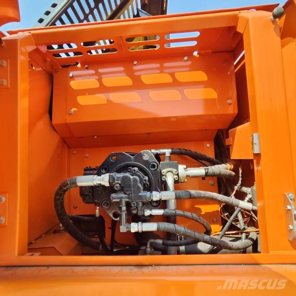 Doosan DX 225 LC Pásová rýpadla