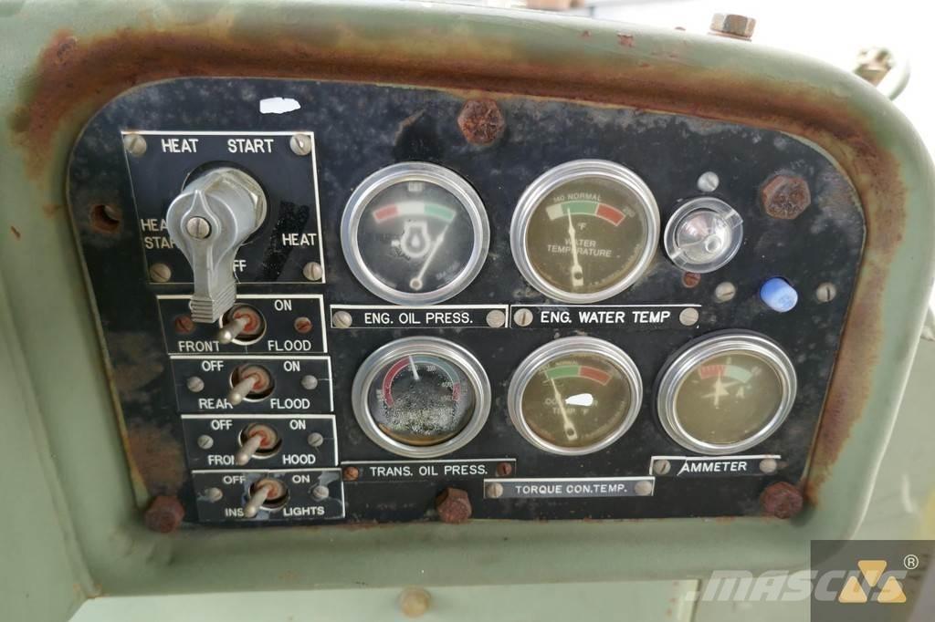 CAT D7F Ex-army Pásové dozery