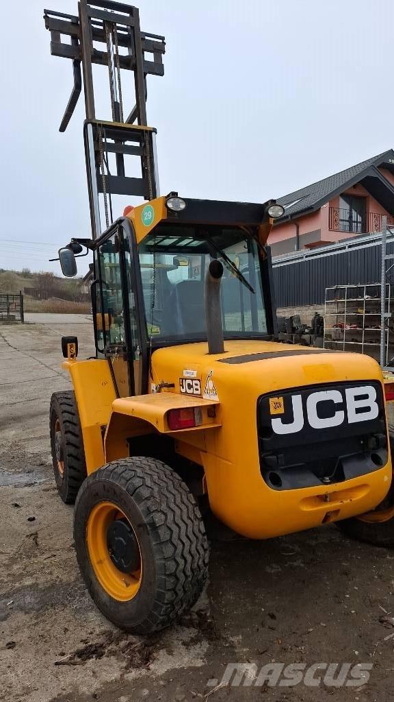 JCB 930 Terénní vysokozdvižné vozíky