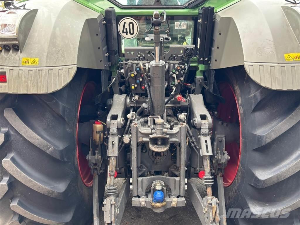 Fendt 828 Vario Traktory