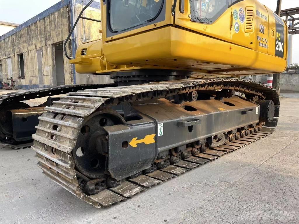 Komatsu PC 200-7 Pásová rýpadla