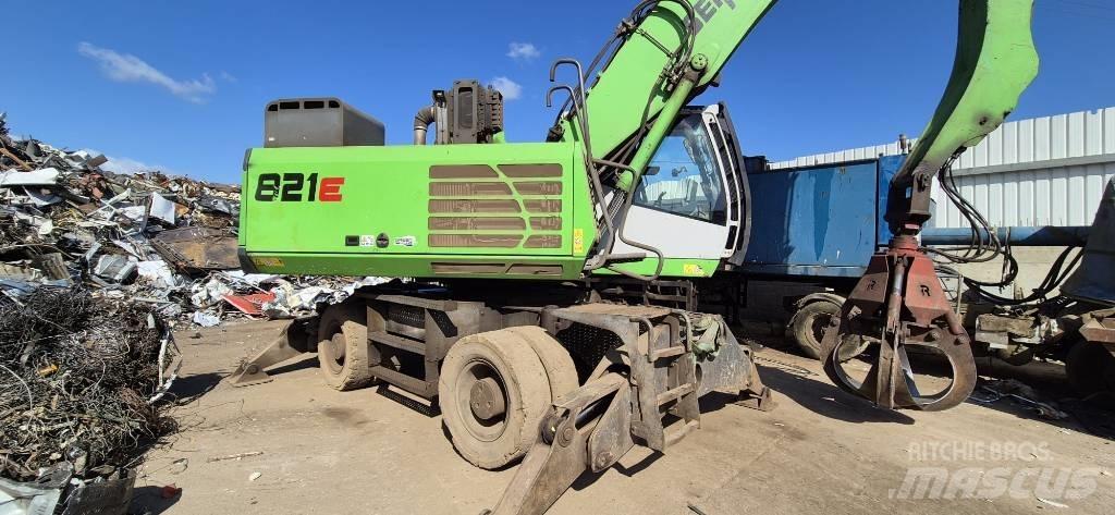 Sennebogen 821 E Stroje pro manipulaci s odpadem