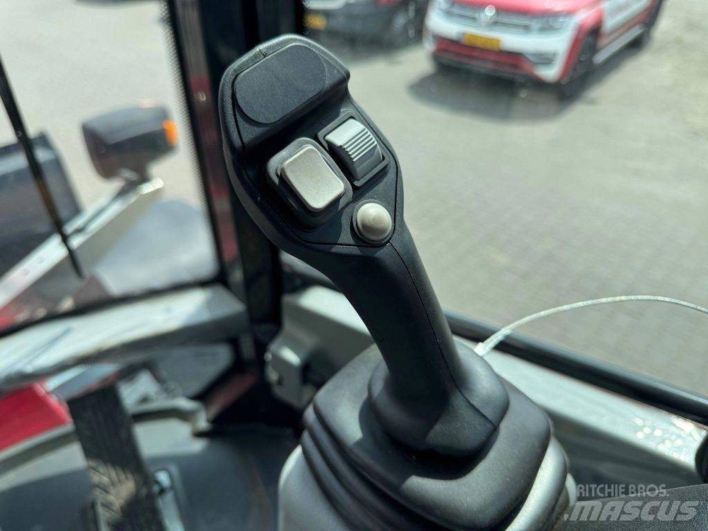 Yanmar V120 Kolové nakladače